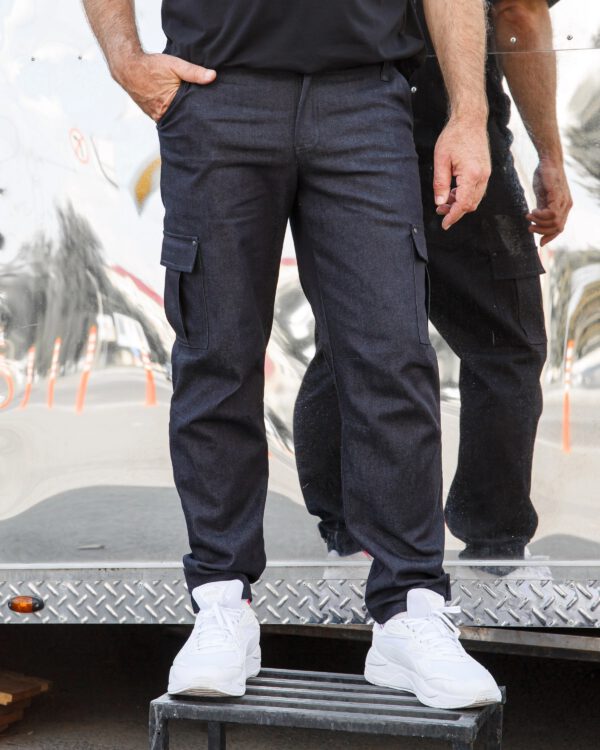 Schwarze Hose